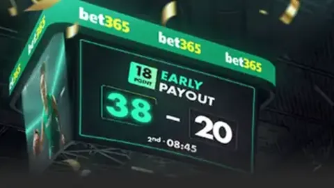 东契奇与旧将丁威迪深情拥抱，短暂寒暄后远投三分得分如风